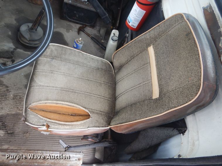 image for item GW9916 1982 Ford Cargo 8000  flatbed truck