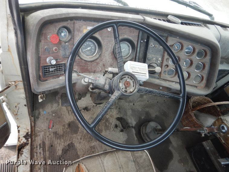 image for item GW9916 1982 Ford Cargo 8000  flatbed truck