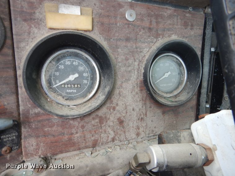 image for item GW9916 1982 Ford Cargo 8000  flatbed truck