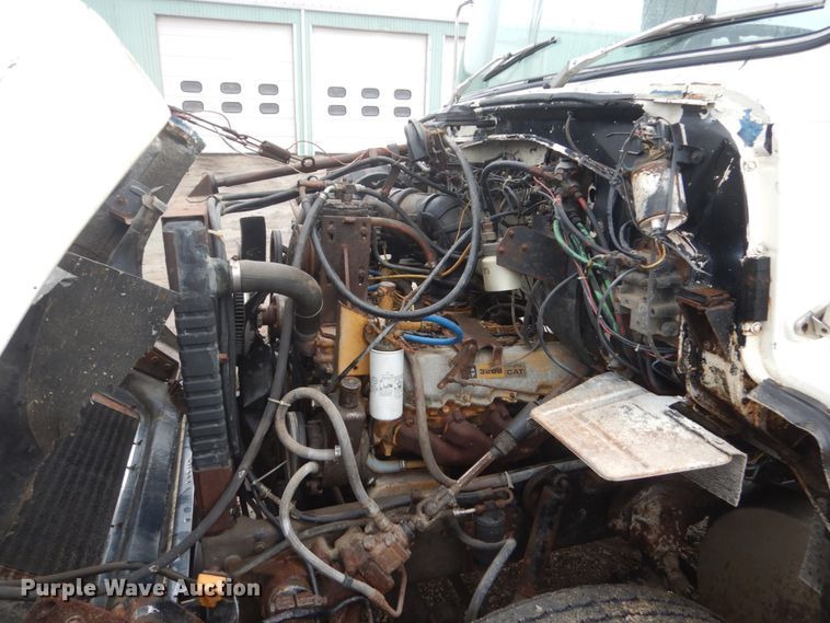 image for item GW9916 1982 Ford Cargo 8000  flatbed truck