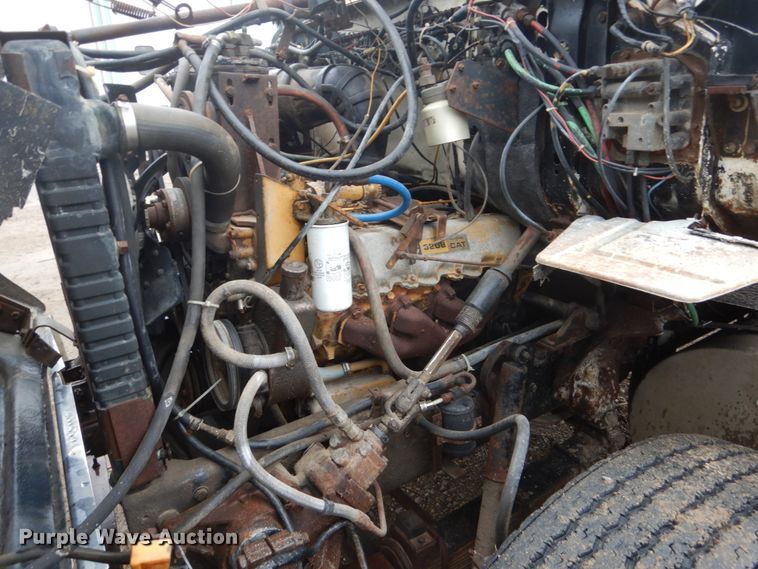 image for item GW9916 1982 Ford Cargo 8000  flatbed truck