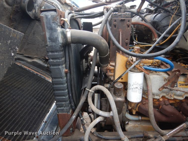 image for item GW9916 1982 Ford Cargo 8000  flatbed truck