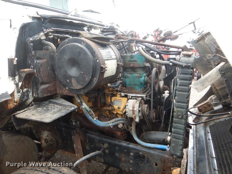 image for item GW9916 1982 Ford Cargo 8000  flatbed truck