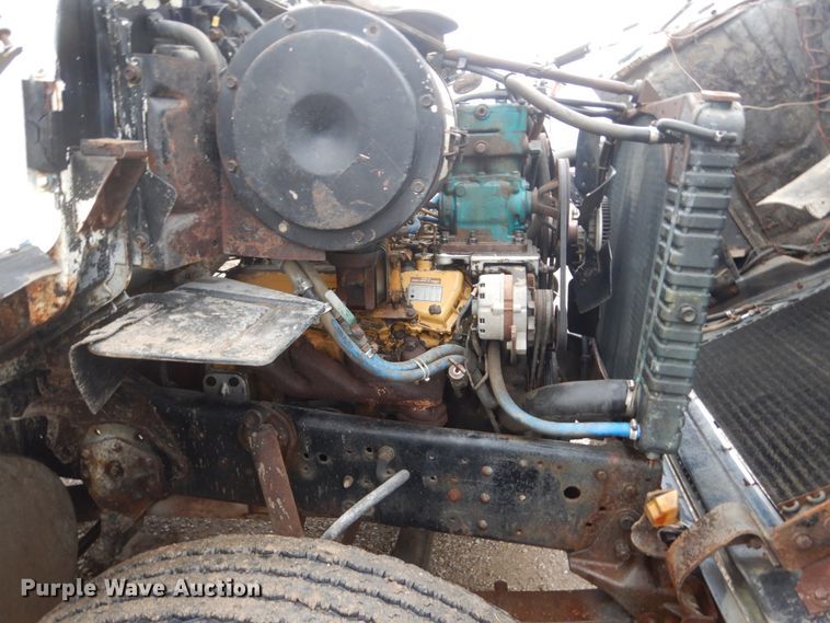 image for item GW9916 1982 Ford Cargo 8000  flatbed truck