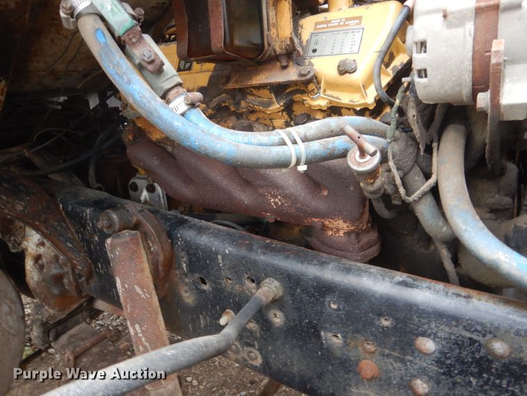 image for item GW9916 1982 Ford Cargo 8000  flatbed truck