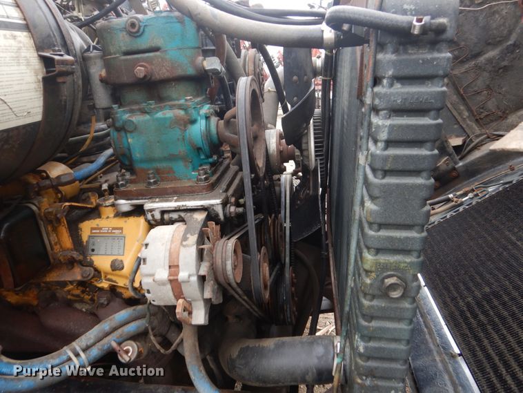 image for item GW9916 1982 Ford Cargo 8000  flatbed truck