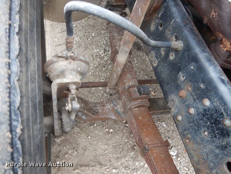 image for item GW9916 1982 Ford Cargo 8000  flatbed truck