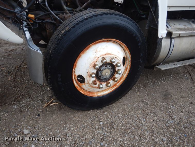 image for item GW9916 1982 Ford Cargo 8000  flatbed truck