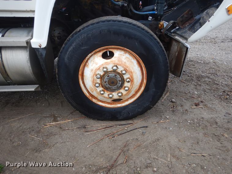 image for item GW9916 1982 Ford Cargo 8000  flatbed truck