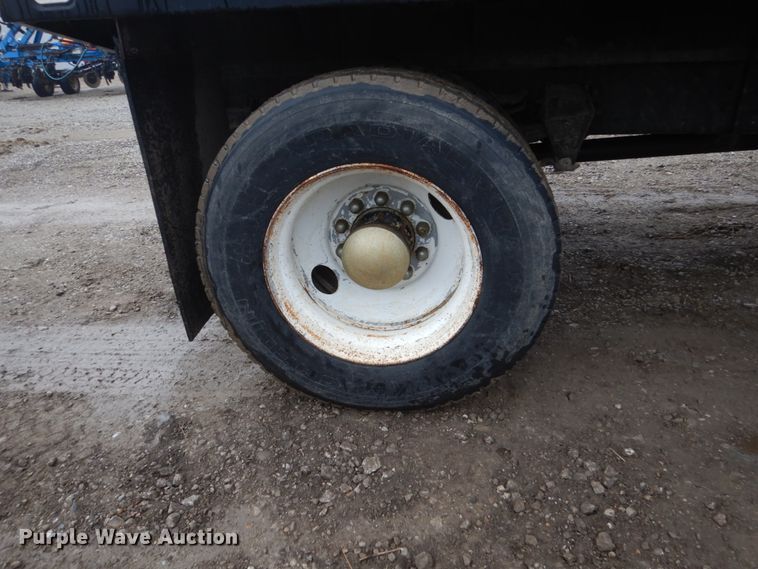 image for item GW9916 1982 Ford Cargo 8000  flatbed truck