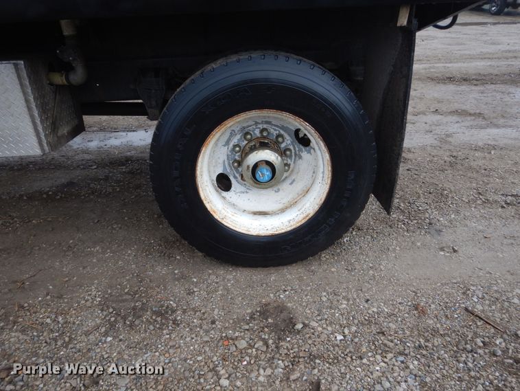 image for item GW9916 1982 Ford Cargo 8000  flatbed truck