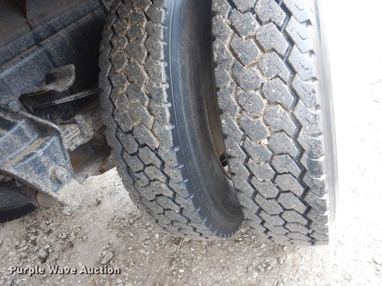 image for item GW9916 1982 Ford Cargo 8000  flatbed truck