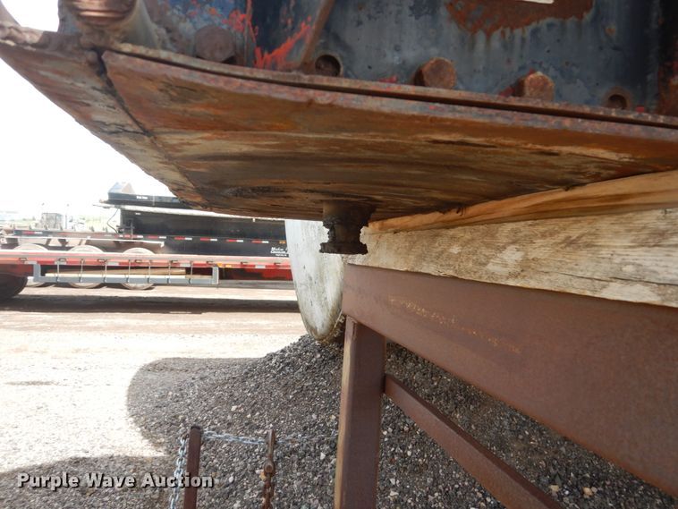 image for item GW9922 1956 Fruehauf SMI8X32 tank trailer