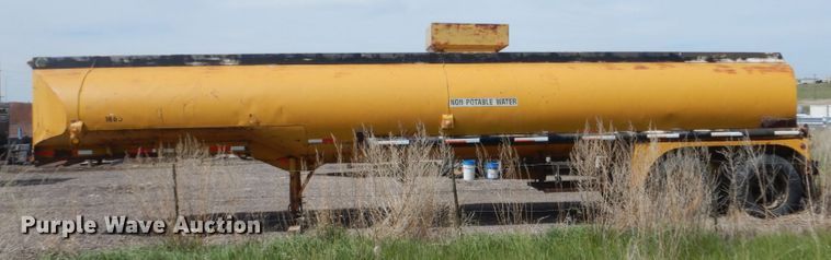 image for item GW9923 1956 Fruehauf tank trailer