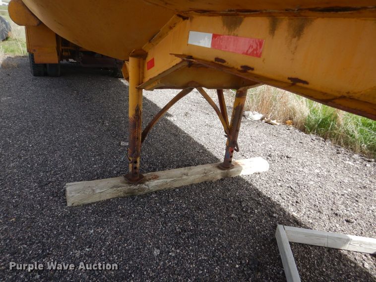 image for item GW9923 1956 Fruehauf tank trailer