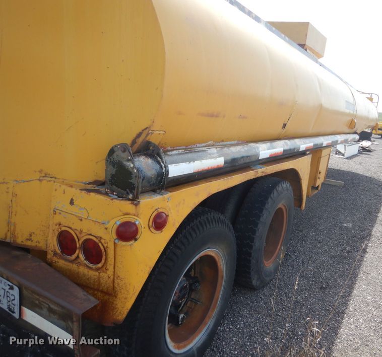 image for item GW9923 1956 Fruehauf tank trailer