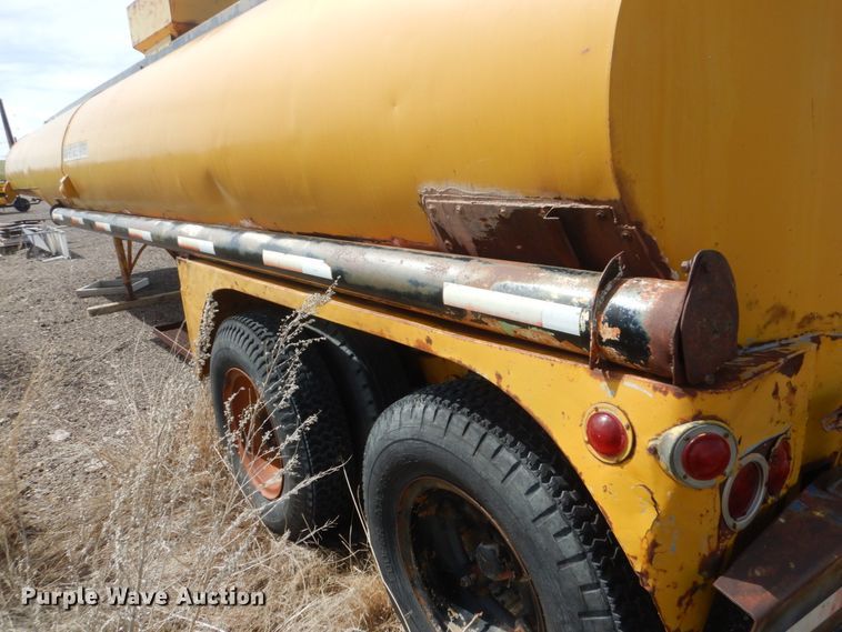 image for item GW9923 1956 Fruehauf tank trailer