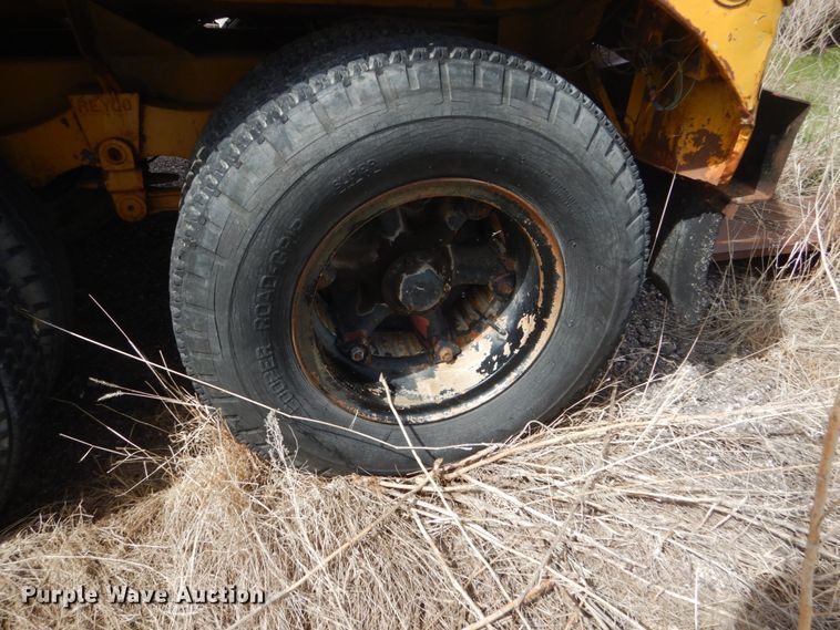 image for item GW9923 1956 Fruehauf tank trailer