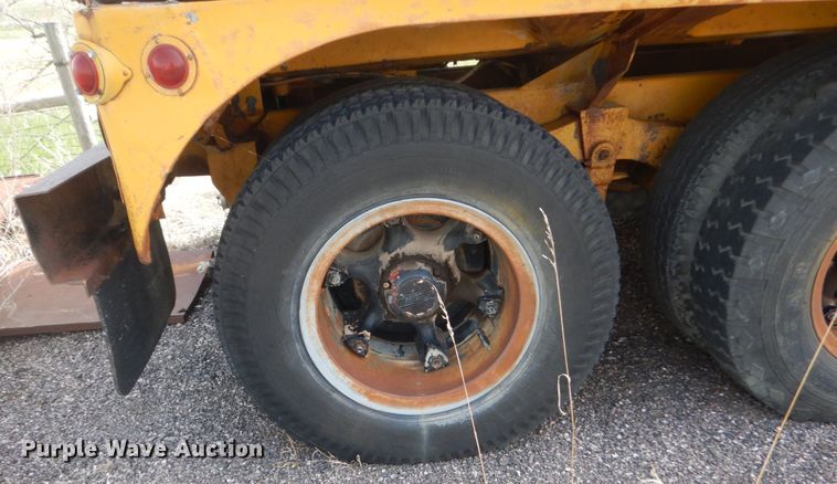 image for item GW9923 1956 Fruehauf tank trailer