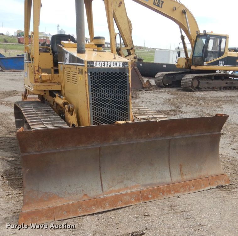 image for item GW9928 1994 Caterpillar D4C XL  dozer