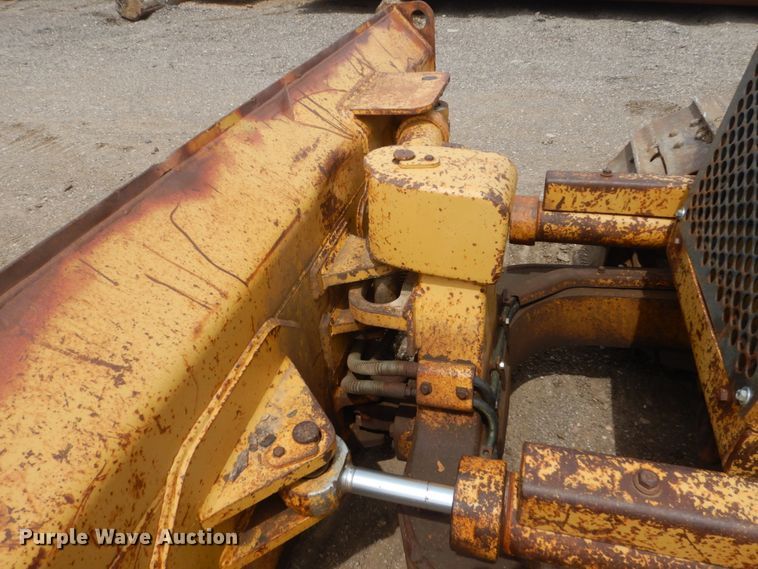 image for item GW9928 1994 Caterpillar D4C XL  dozer