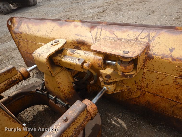image for item GW9928 1994 Caterpillar D4C XL  dozer