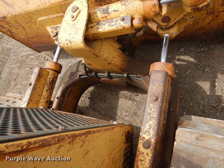 image for item GW9928 1994 Caterpillar D4C XL  dozer
