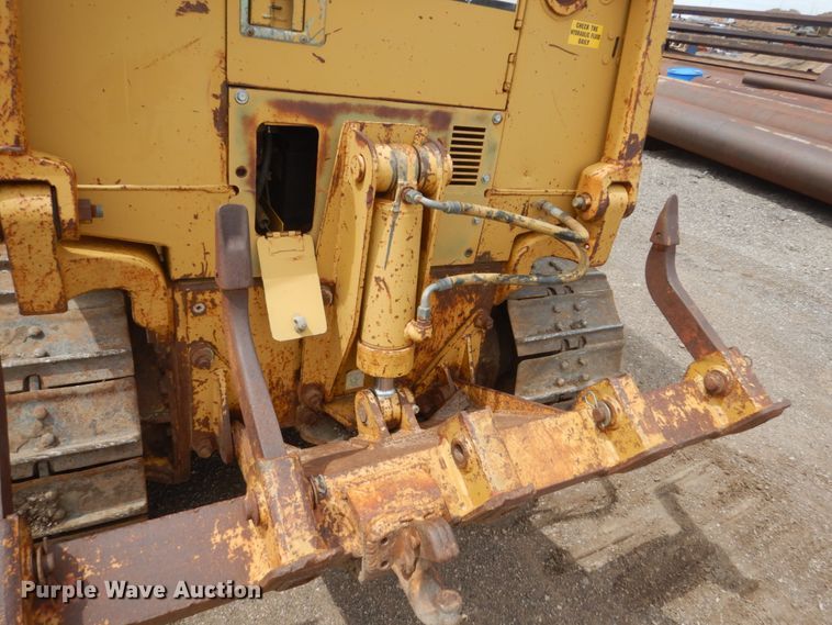 image for item GW9928 1994 Caterpillar D4C XL  dozer
