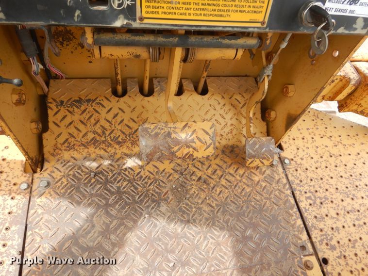 image for item GW9928 1994 Caterpillar D4C XL  dozer