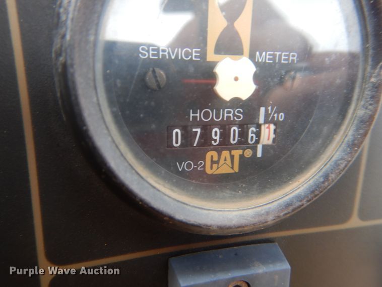 image for item GW9928 1994 Caterpillar D4C XL  dozer