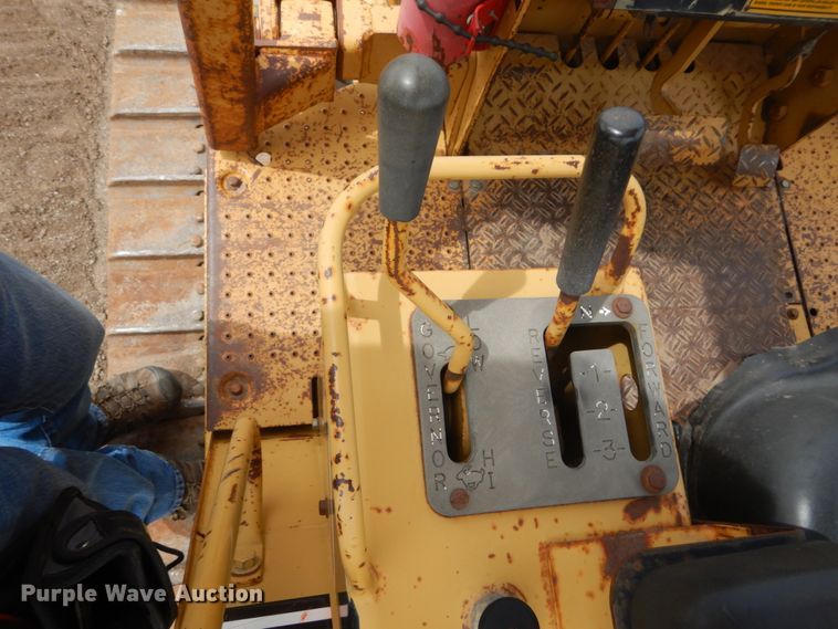 image for item GW9928 1994 Caterpillar D4C XL  dozer