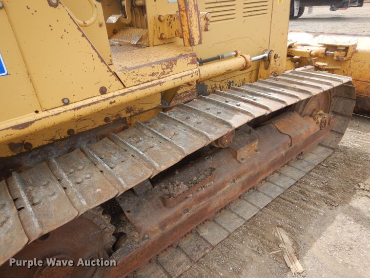 image for item GW9928 1994 Caterpillar D4C XL  dozer
