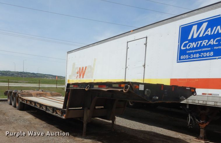 image for item GW9930 1976 Hyster drop deck equipment trailer