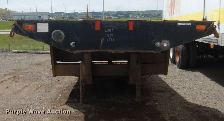 image for item GW9930 1976 Hyster drop deck equipment trailer