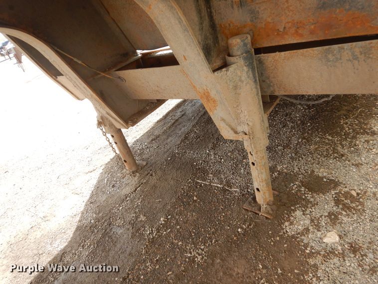 image for item GW9930 1976 Hyster drop deck equipment trailer