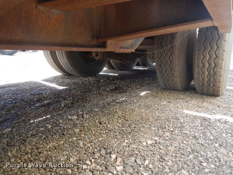 image for item GW9930 1976 Hyster drop deck equipment trailer