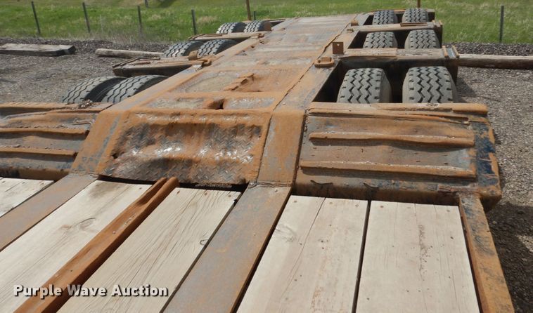 image for item GW9930 1976 Hyster drop deck equipment trailer