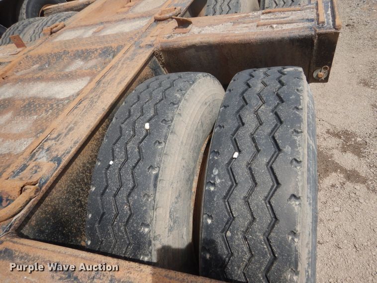 image for item GW9930 1976 Hyster drop deck equipment trailer