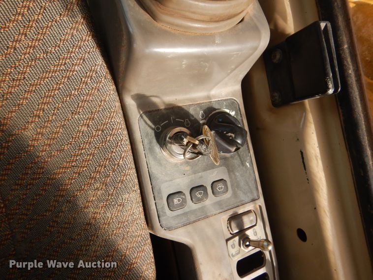 image for item GW9931 1997 Caterpillar 320B L  excavator