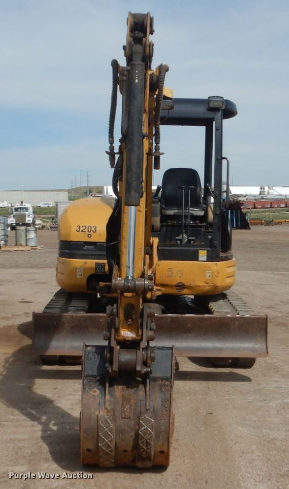 image for item GW9932 2005 Caterpillar 304 CR  mini excavator