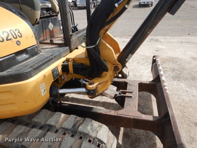 image for item GW9932 2005 Caterpillar 304 CR  mini excavator