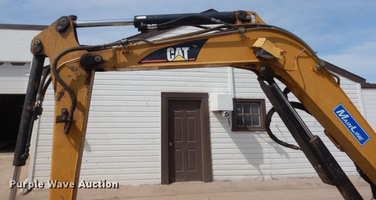 image for item GW9932 2005 Caterpillar 304 CR  mini excavator