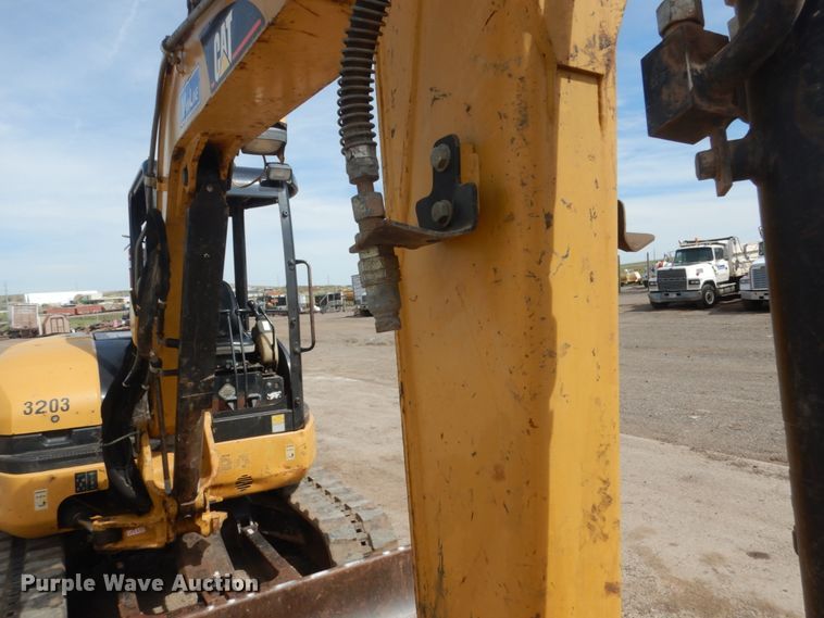 image for item GW9932 2005 Caterpillar 304 CR  mini excavator