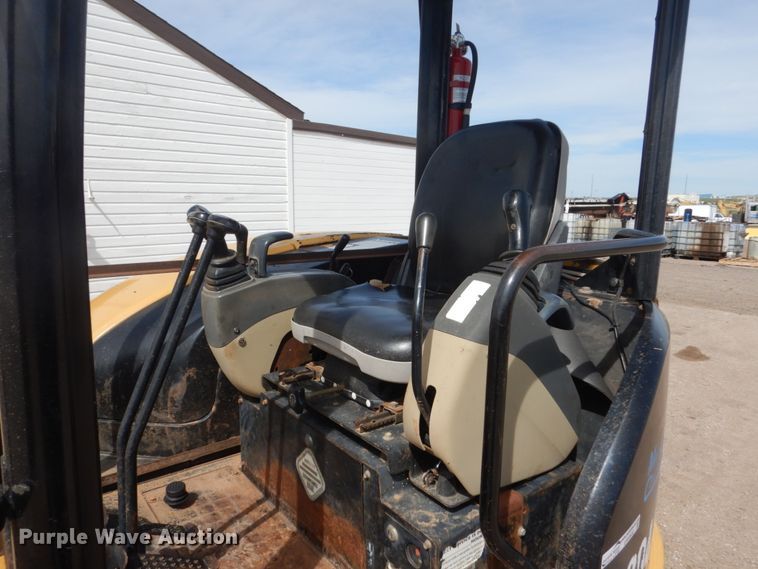 image for item GW9932 2005 Caterpillar 304 CR  mini excavator