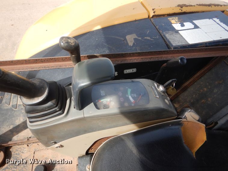 image for item GW9932 2005 Caterpillar 304 CR  mini excavator