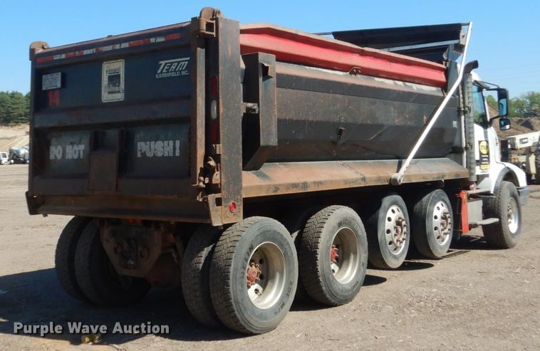 image for item GW9934 2004 Volvo VHD  dump truck