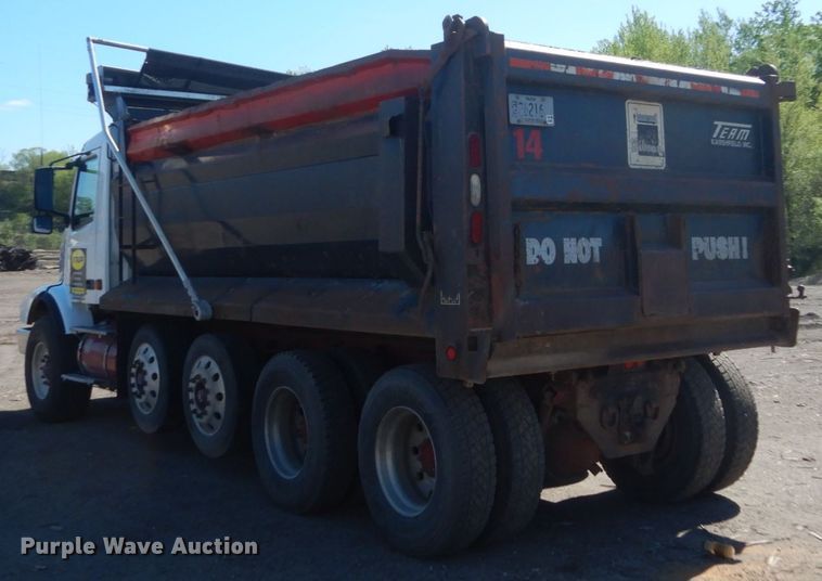 image for item GW9934 2004 Volvo VHD  dump truck