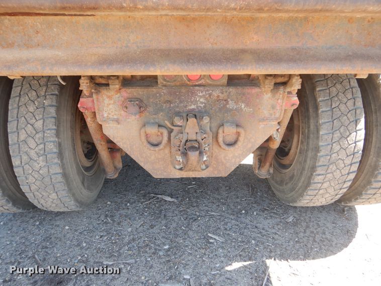 image for item GW9934 2004 Volvo VHD  dump truck