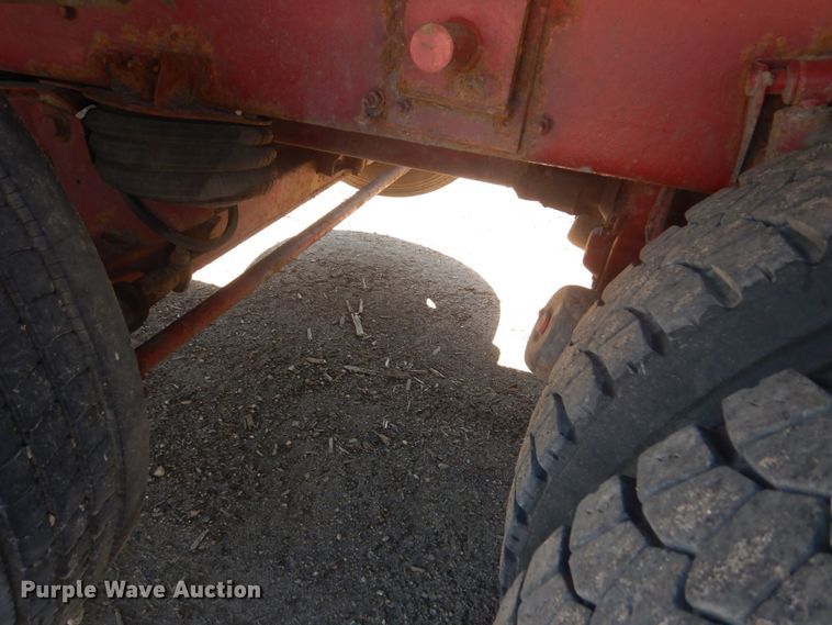 image for item GW9934 2004 Volvo VHD  dump truck