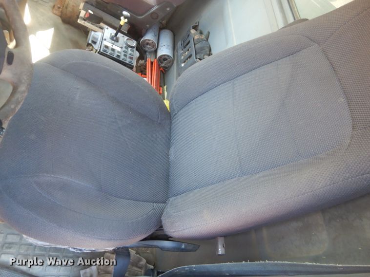 image for item GW9934 2004 Volvo VHD  dump truck